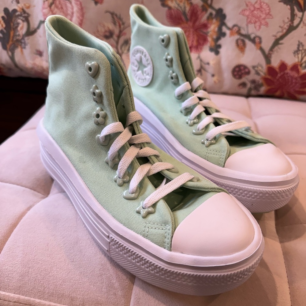 Brand new Converse Women's High-Top with soft platform Sneakers - pistachio - Picture 6 of 6